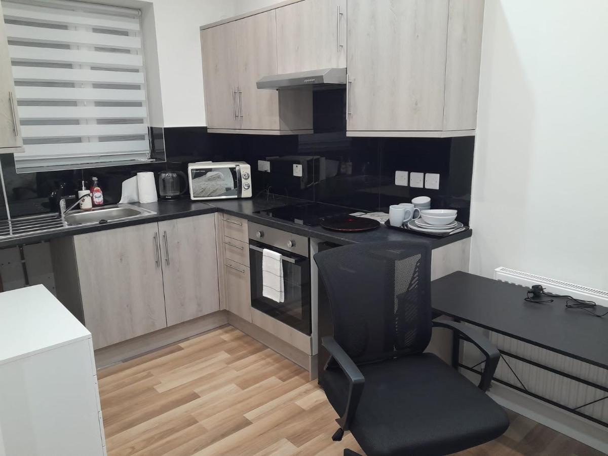 Mia Residence - Entire Studio Apartment - City View - London - Next To Ealing Broadway Station 외부 사진