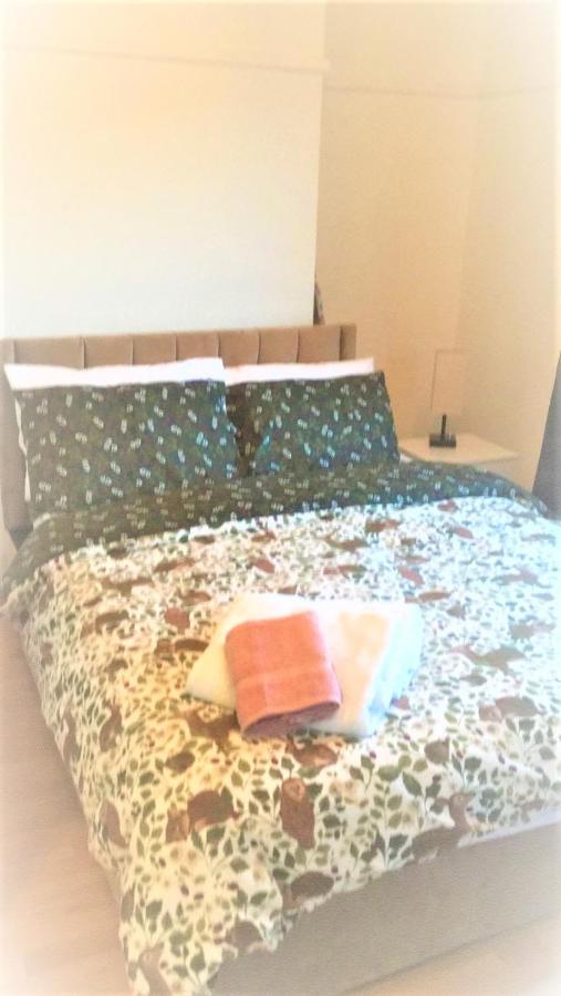 Mia Residence - Entire Studio Apartment - City View - London - Next To Ealing Broadway Station 외부 사진